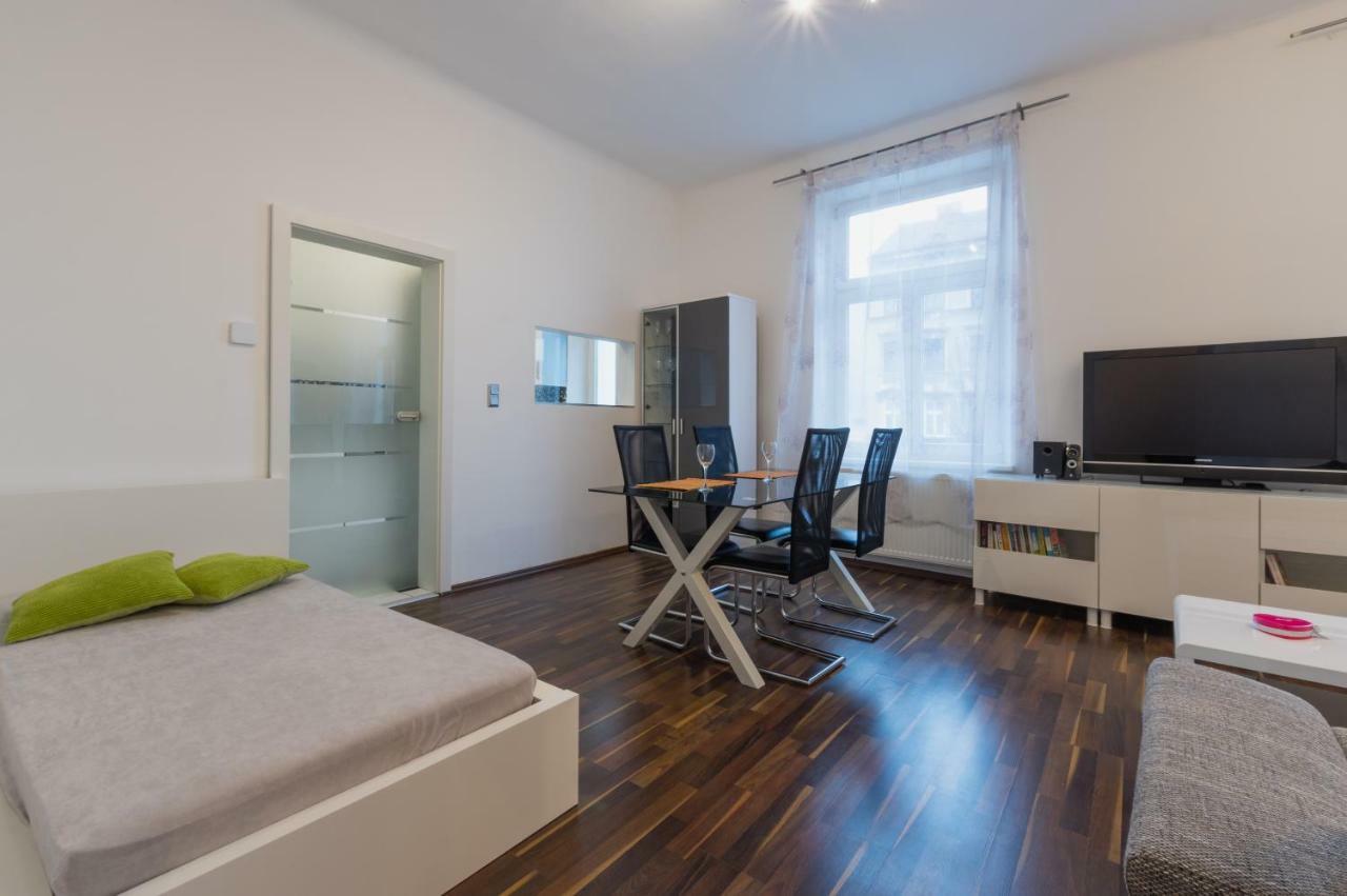Spacious Apartment In Center With Terrace Viena Exterior foto