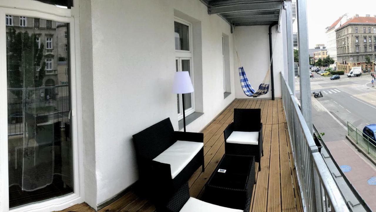 Spacious Apartment In Center With Terrace Viena Exterior foto