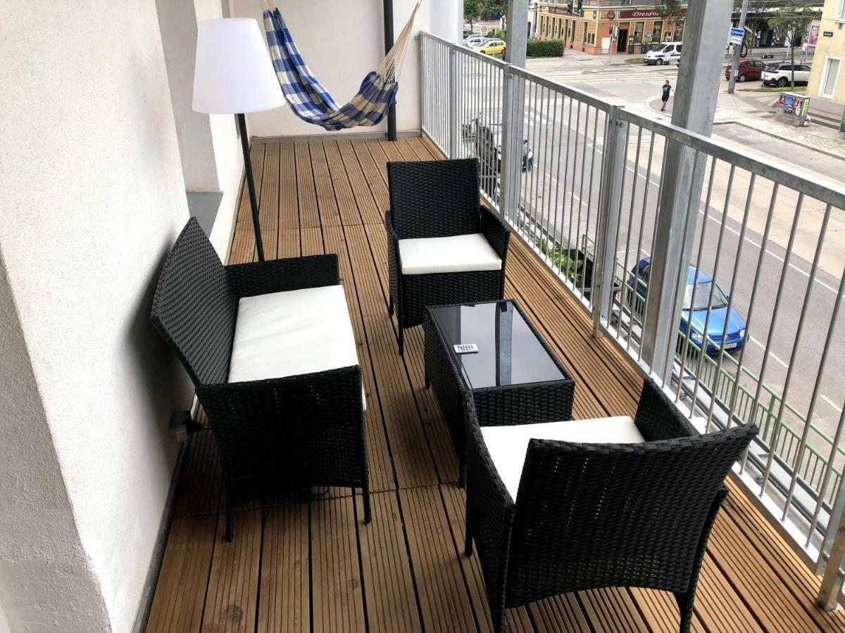 Spacious Apartment In Center With Terrace Viena Exterior foto